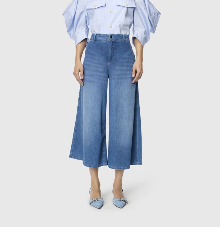  D589 authentic