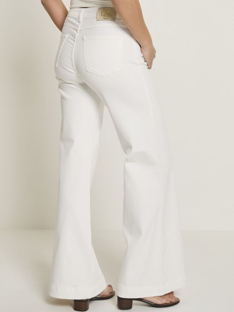 002 - White - L