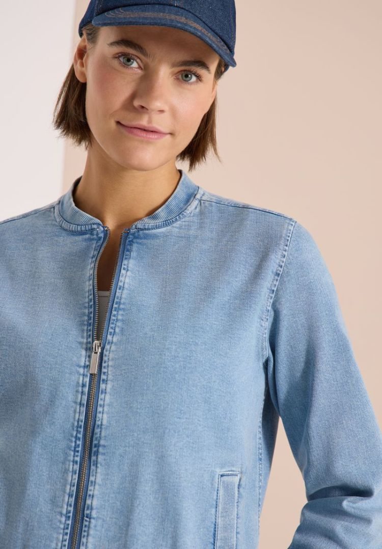 10349 light blu