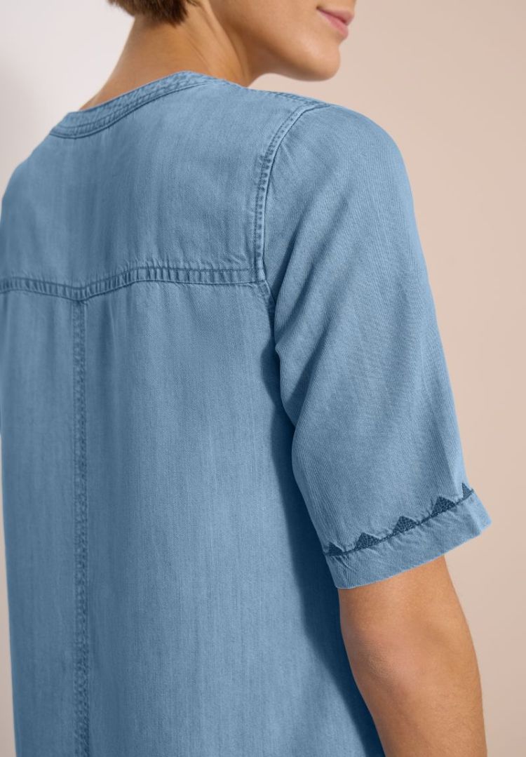 15925 light blu