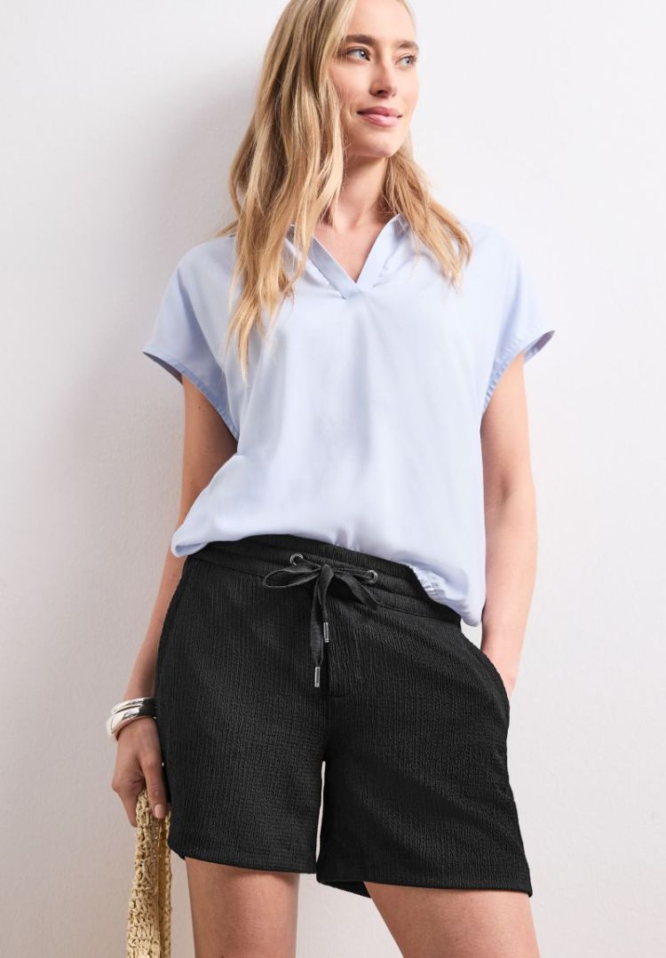 A381223  10001 Black