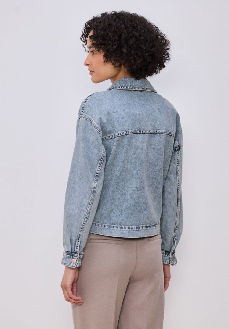  17893 light blu