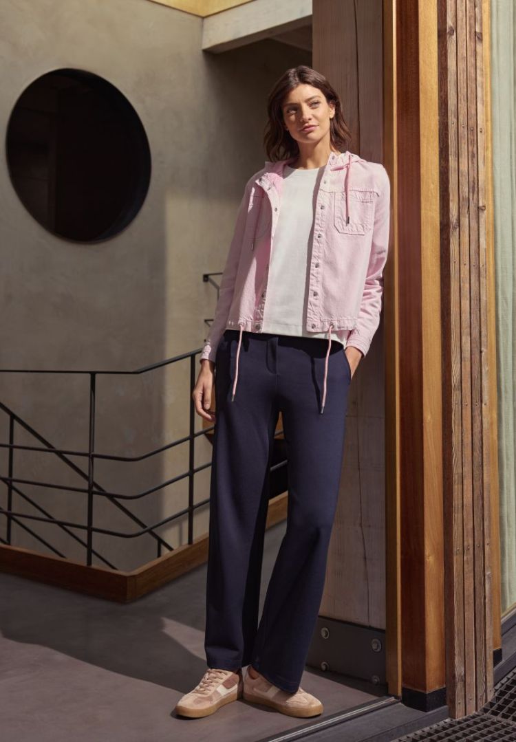  17600  blush ro