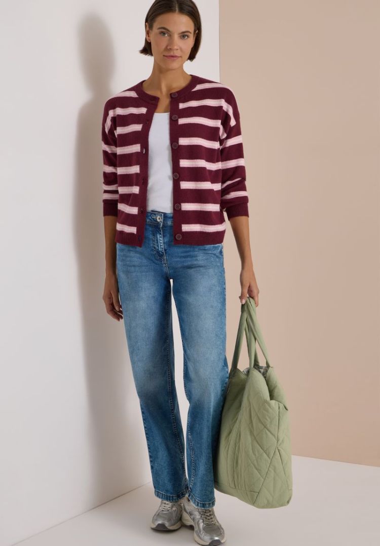  37903 red wine