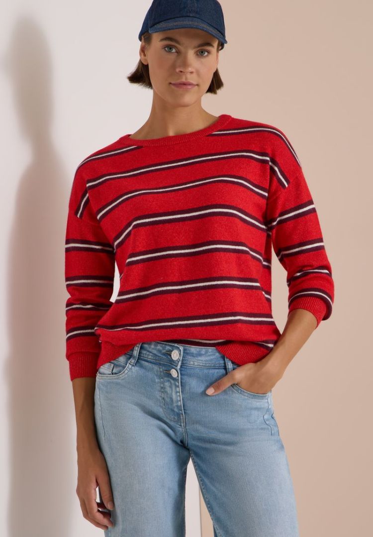  37982 flame red