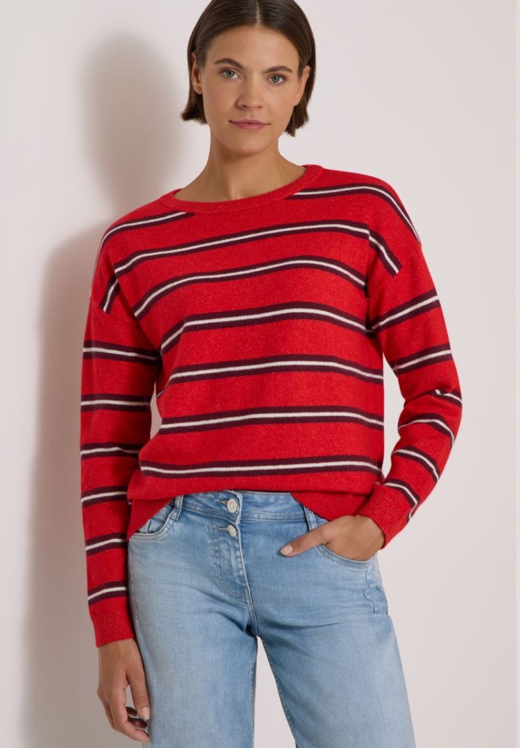  37982 flame red