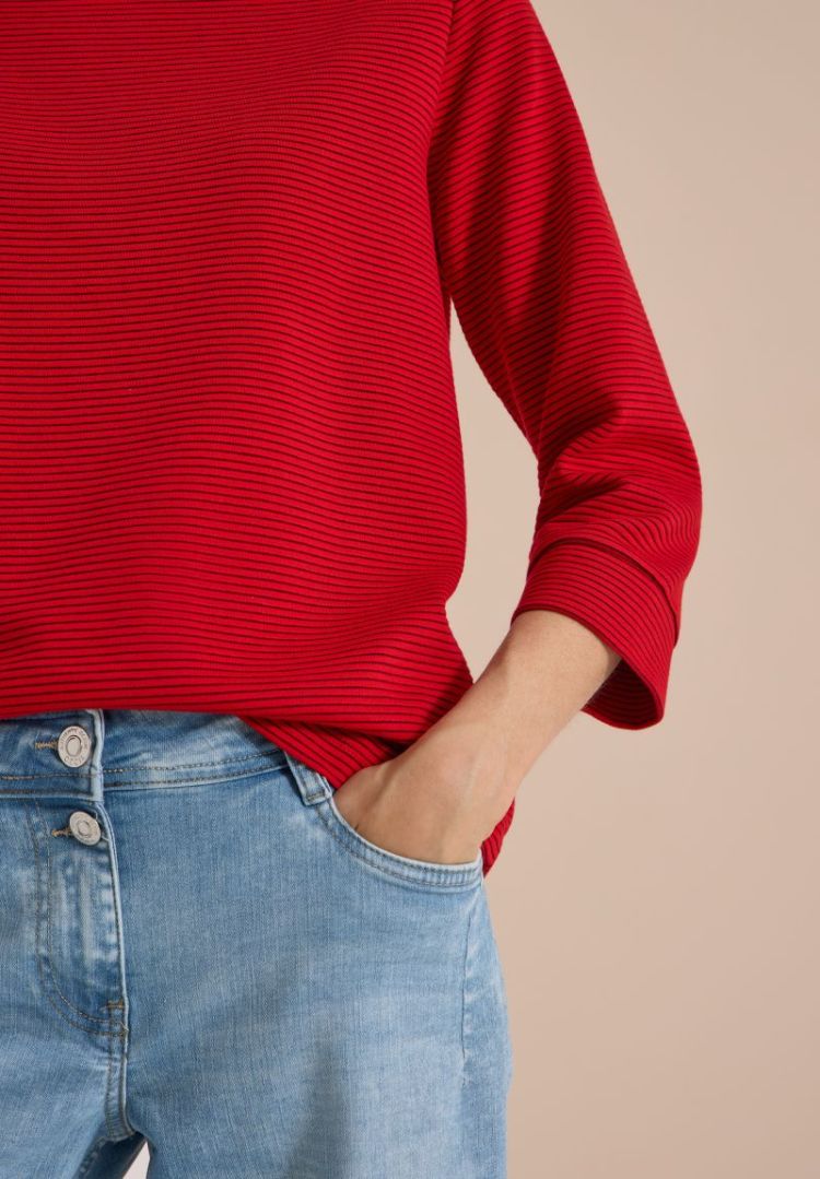  27902 flame red